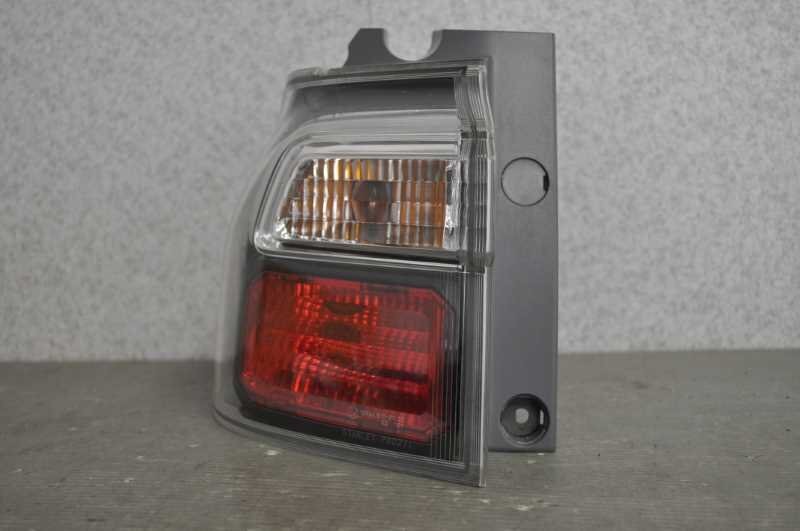 ステップワゴン スパーダ 後期(RG1) 純正 スタンレー 破損無 取付OK 動作保証 左 テールランプ テールライト P8027 L s011925拍卖