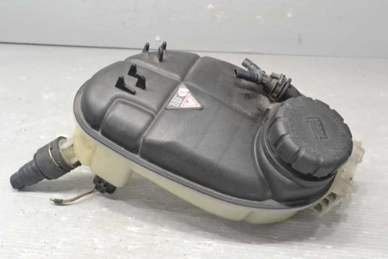 ベンツ B180(W246) 前期(246242) 純正 破損無 取付OK ラジエター サブタンク A 246 500 00 49 k082758拍卖