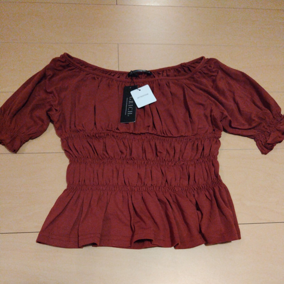 growing rich トップス 短め ブラウン 茶色 半袖 へそ出し ヘソ出し カットソー スタイルアップ Tシャツ 新品未使用タグ付き拍卖
