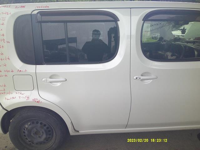 キューブ DBA-Z12 右リアドア QX1 ホワイトパール(3P)拍卖