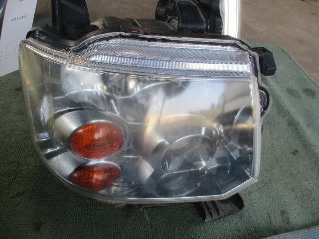 トッポ DBA-H82A 右ヘッドランプ/ヘッドライト 純正 ハロゲン レベライザー付 スタンレイ P8619拍卖