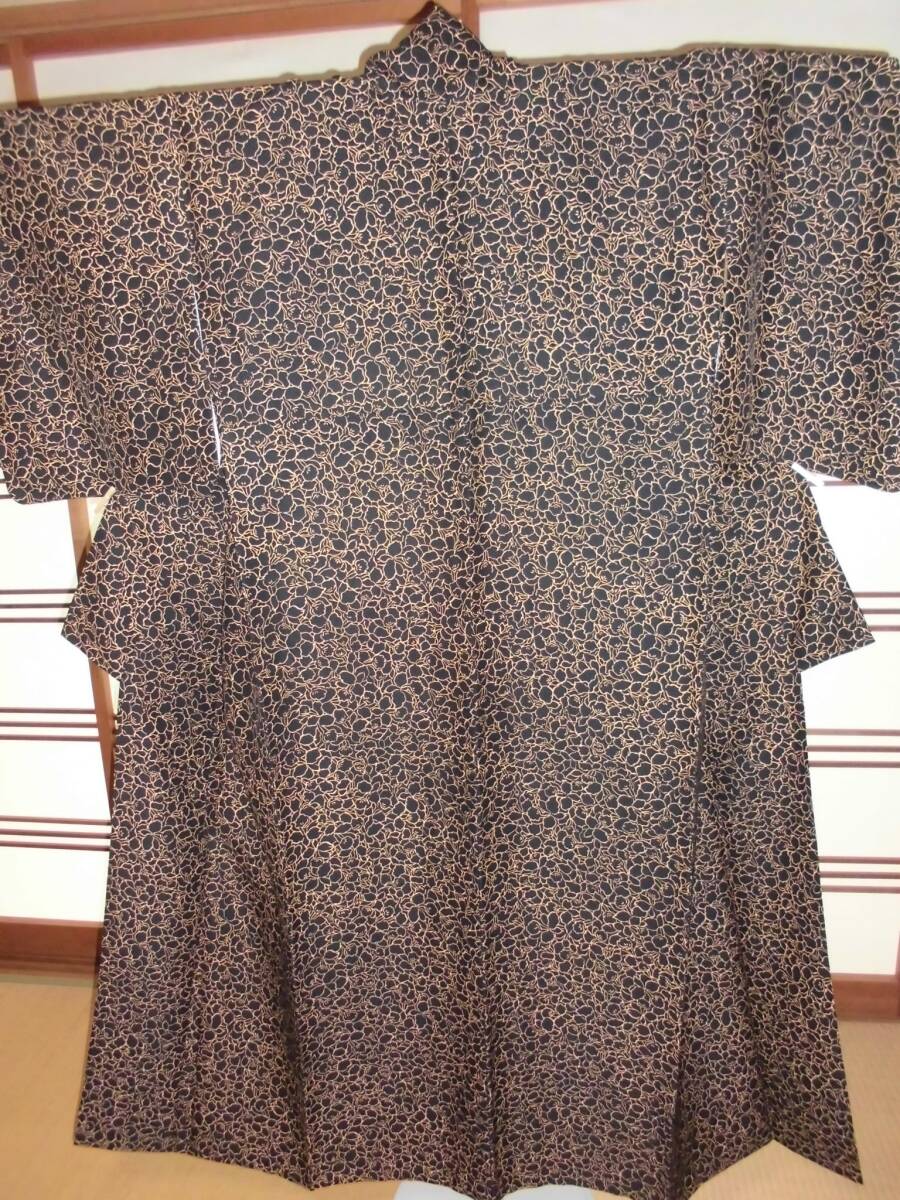 単衣着物 小紋(黒地に花柄)拍卖