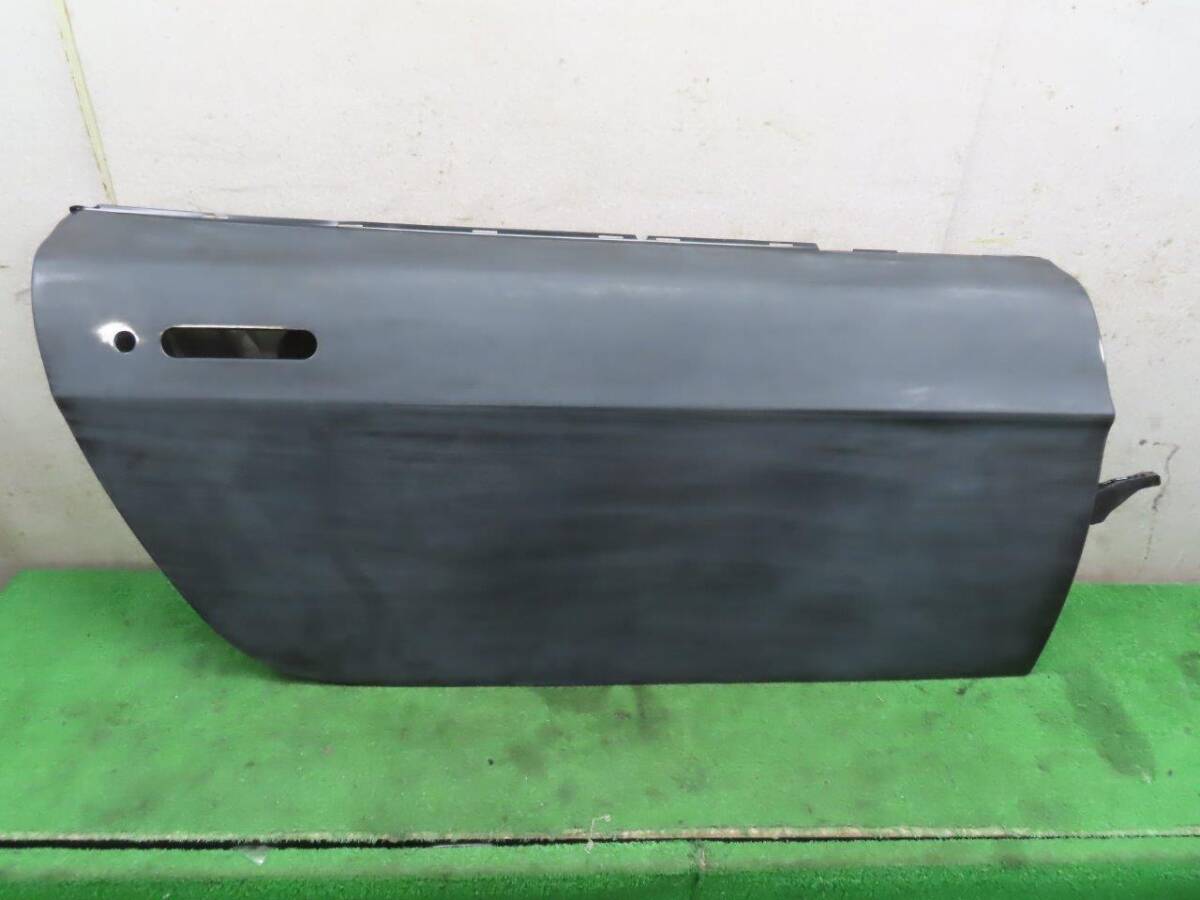 未使用品/未塗装/訳アリ【K1328】アストンマーティン ヴァンテージ/Aston Martin Vantage フロントドア 右【BG33-20122-AG】塗装/補修要拍卖