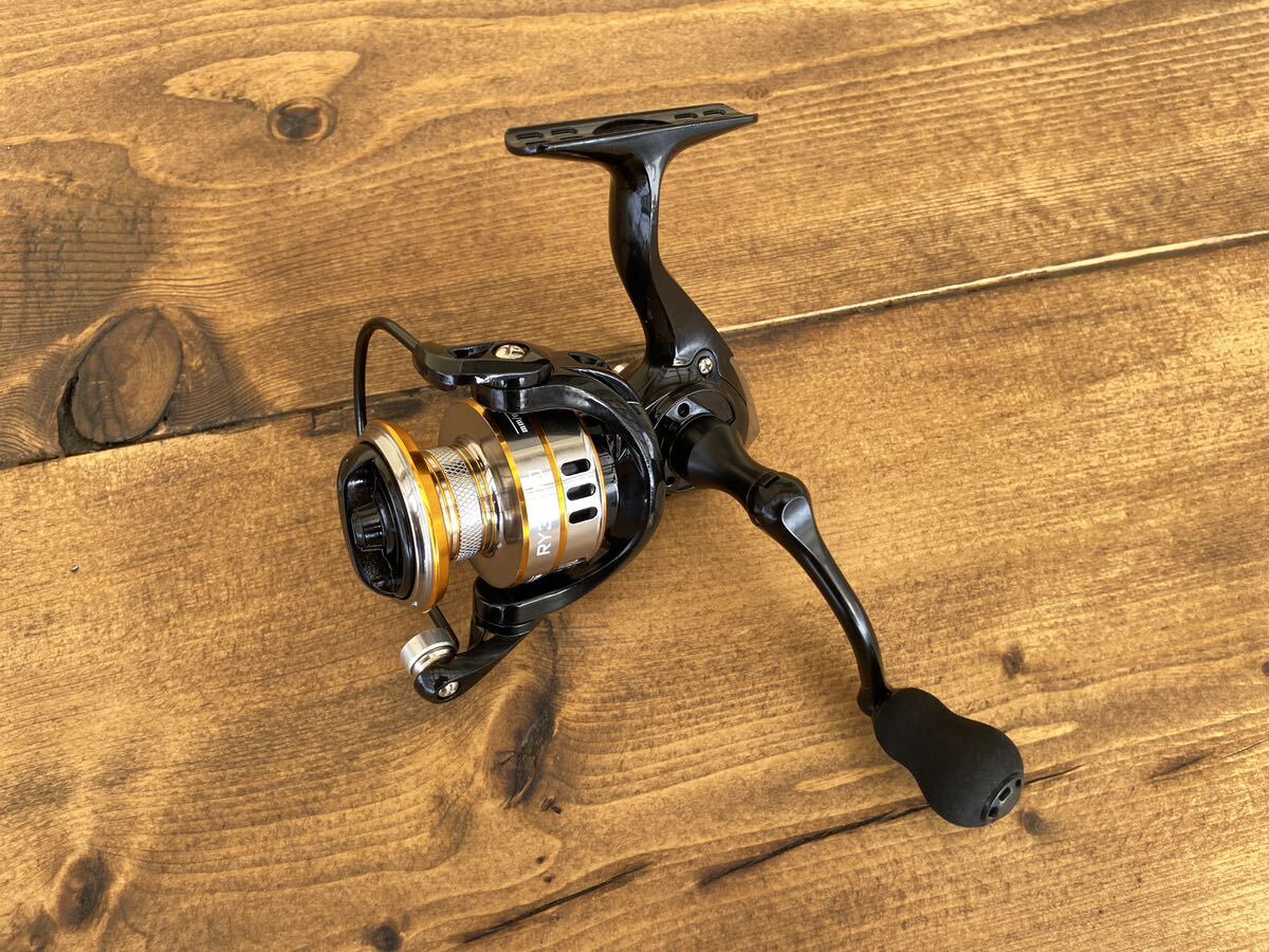 スピニングリール 3000番 バス釣り シーバス エギング サビキ 投げ釣り拍卖