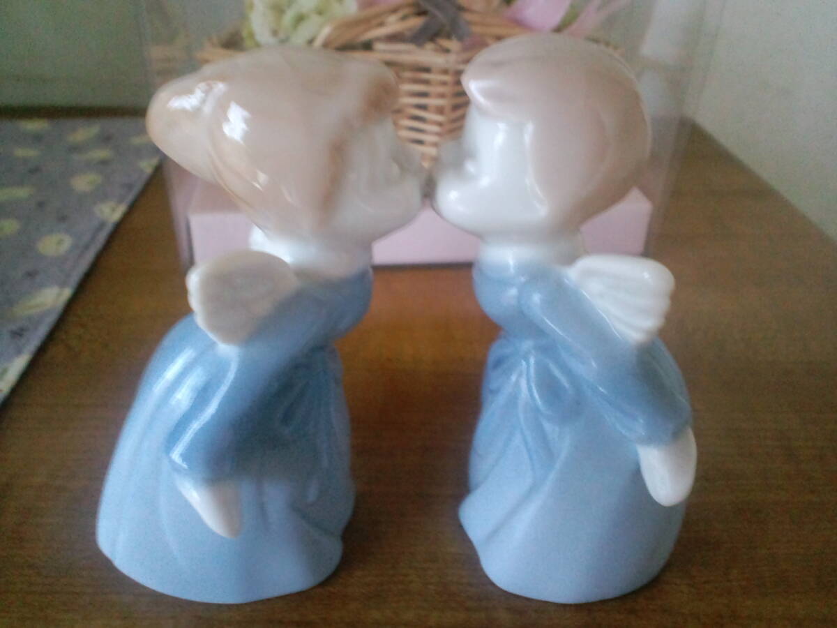 口づけをする天使たち☆天使 置物 2体セット 男女ペア 陶器 昭和レトロ アンティーク拍卖