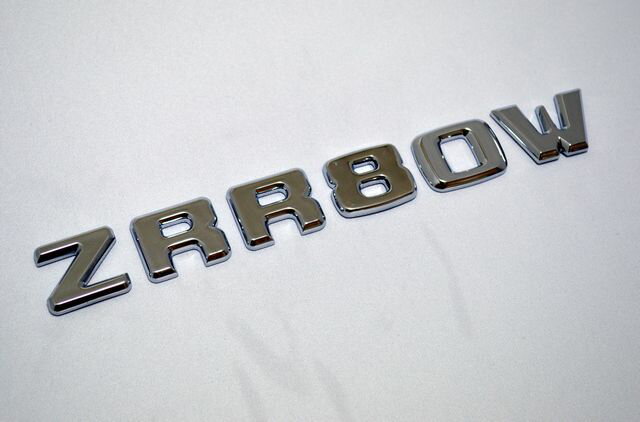 ベンツ風 トヨタヴォクシー型式エンブレム ZRR80W ZRR85W アルファーベット カー用品 外装パーツ カーアクセサリー 車バイク エンブレム拍卖