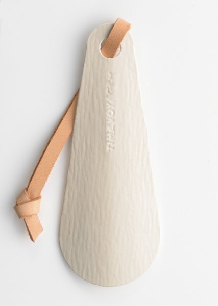 ● 送料¥180~|靴べら ギフト 携帯用 タイムボイジャー shoehorn ハンディー S.ベージュ 安達紙器 日本製 Japan (新品)(未開封)(正規品)拍卖