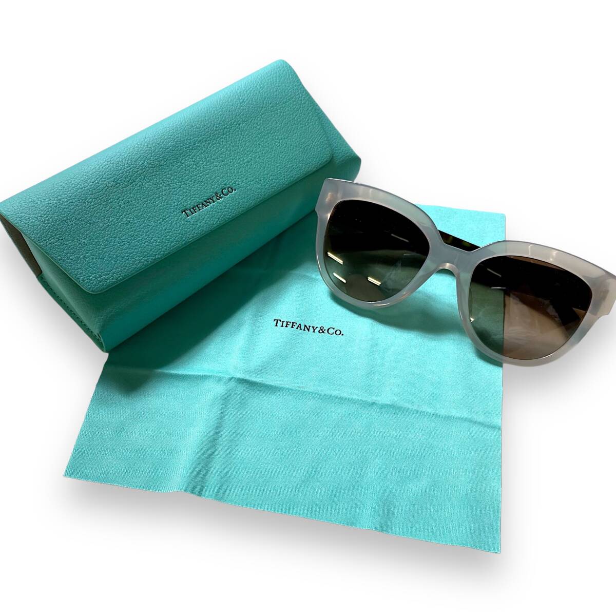 【F】新品 イタリア製 ティファニー Tiffany サングラス TF4186-F 8303-3B べっ甲 ティファニーTロゴ セルフレーム ◆R658拍卖