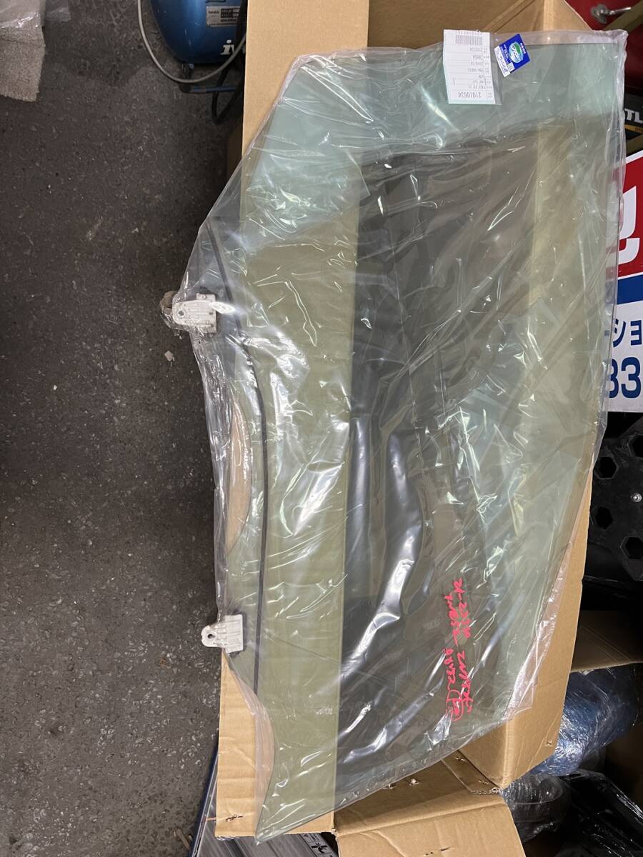 日産 エルグランド 右 フロントドアガラス E52 TE52 TNE52 ガラス 右ドア フロント拍卖