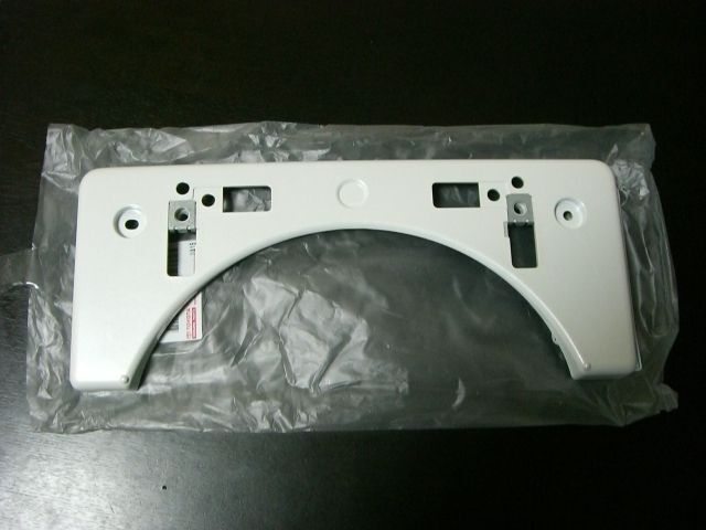 新品 未使用 トヨタ 純正 30系後期セルシオ プレートブラケット フロントバンパーナンバーベース ホワイト拍卖