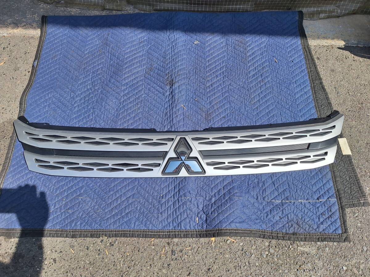 純正☆三菱(MITSUBISHI)デリカ D:5 CV1 フロントグリル ラジエーターグリル 7450B123 7450B132☆新車取外し拍卖