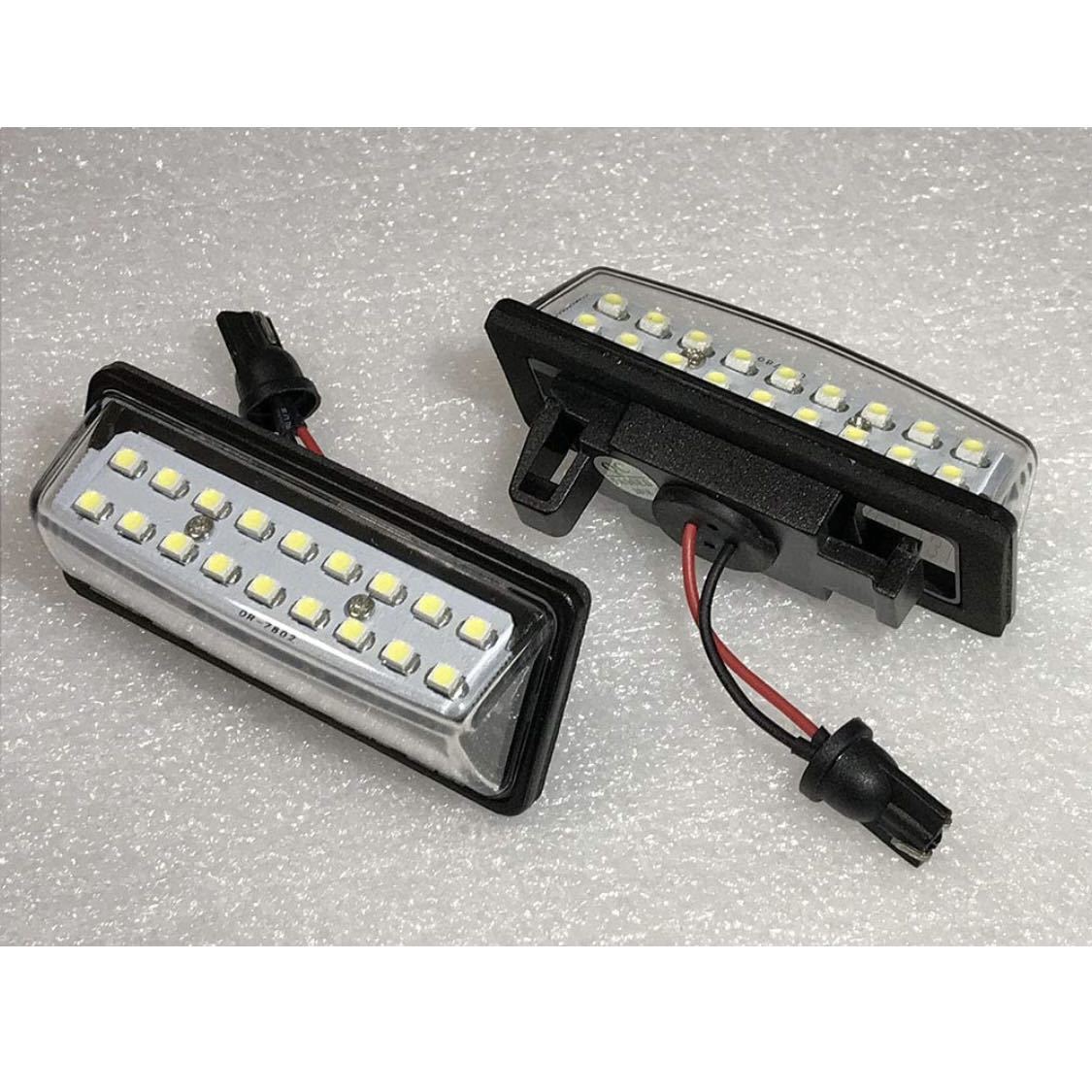 日産車用LED ライセンス ランプ ナンバー灯 交換式 純正 ウイングロード Y12 エルグランド E52 キャラバン E25 NV350 E26 専用設計拍卖