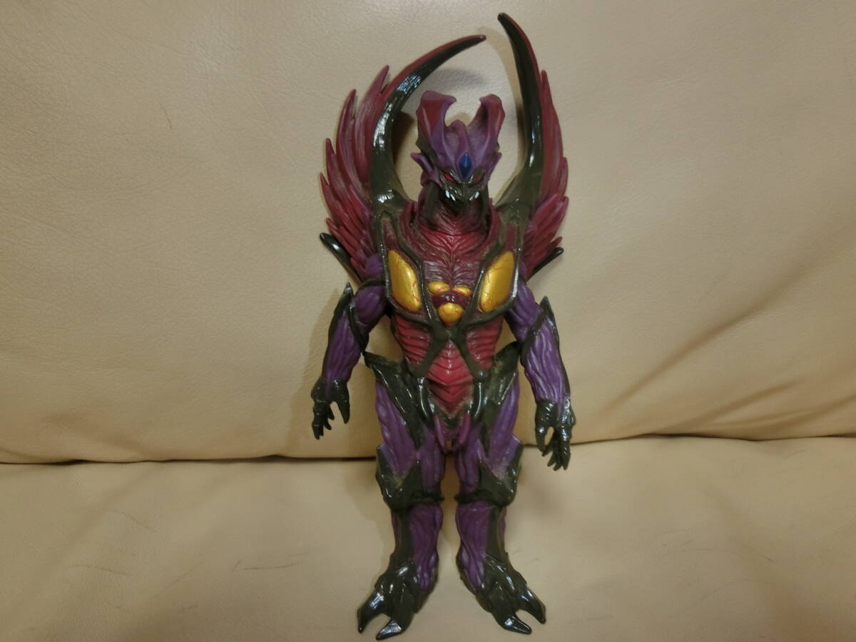 BANDAI ウルトラ怪獣シリーズから カオスダークネスのソフビです。拍卖
