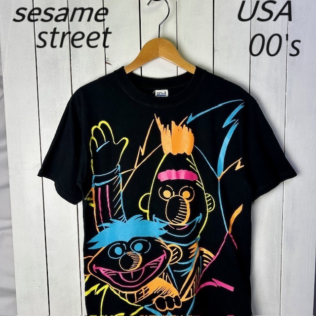 T●115 USA古着 00s セサミストリート バート&アーミー ネオンカラーTシャツ 黒 M anvil オールド ヴィンテージ アメリカ古着拍卖