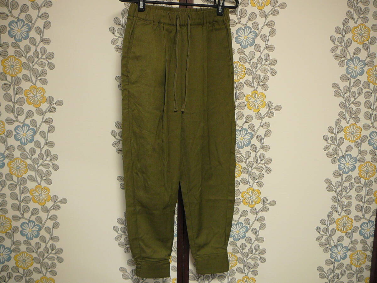 美品 pink adobe パンツ S カーキ ストレッチ素材 (株)ワールド 拍卖