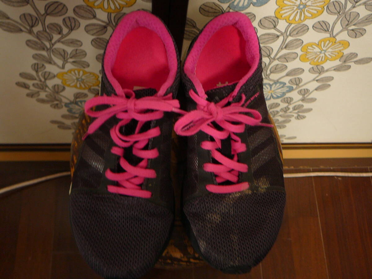 アディダス ランニングシューズ アディゼロテンポ 24.0 コンチネンタルソール 中古品拍卖