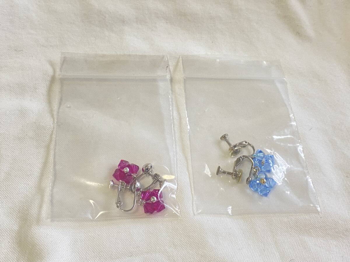 アクセサリー★ビーズ お花のイヤリング ピンク ブルー 未使用 拍卖