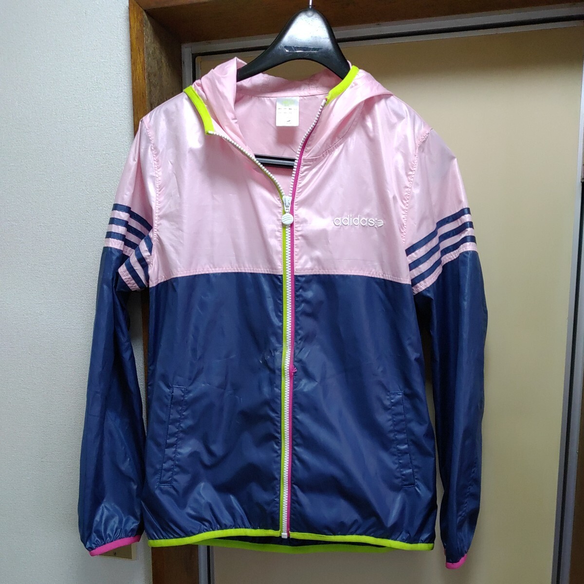 adidas アディダス ピンク ナイロンジャージ 可愛い 韓国風 紺 トレーニング キャンプ ユニセックス Lサイズ 0501-D1-SA12拍卖