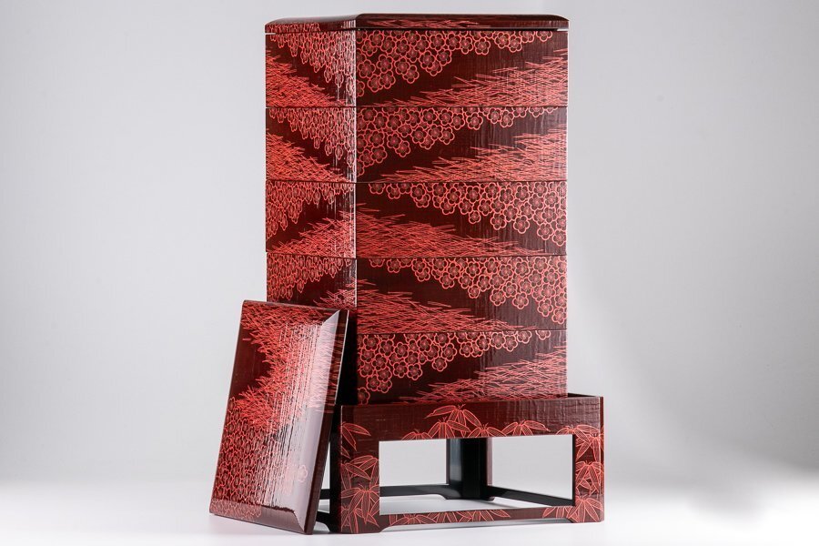 【漆芸】『 塗師 春仁 松竹梅画大重箱 五段重箱 重台 共箱 16599 』 お祝い おせち 重箱 弁当箱 懐石 料亭 漆塗 金彩 日本料理 和食拍卖