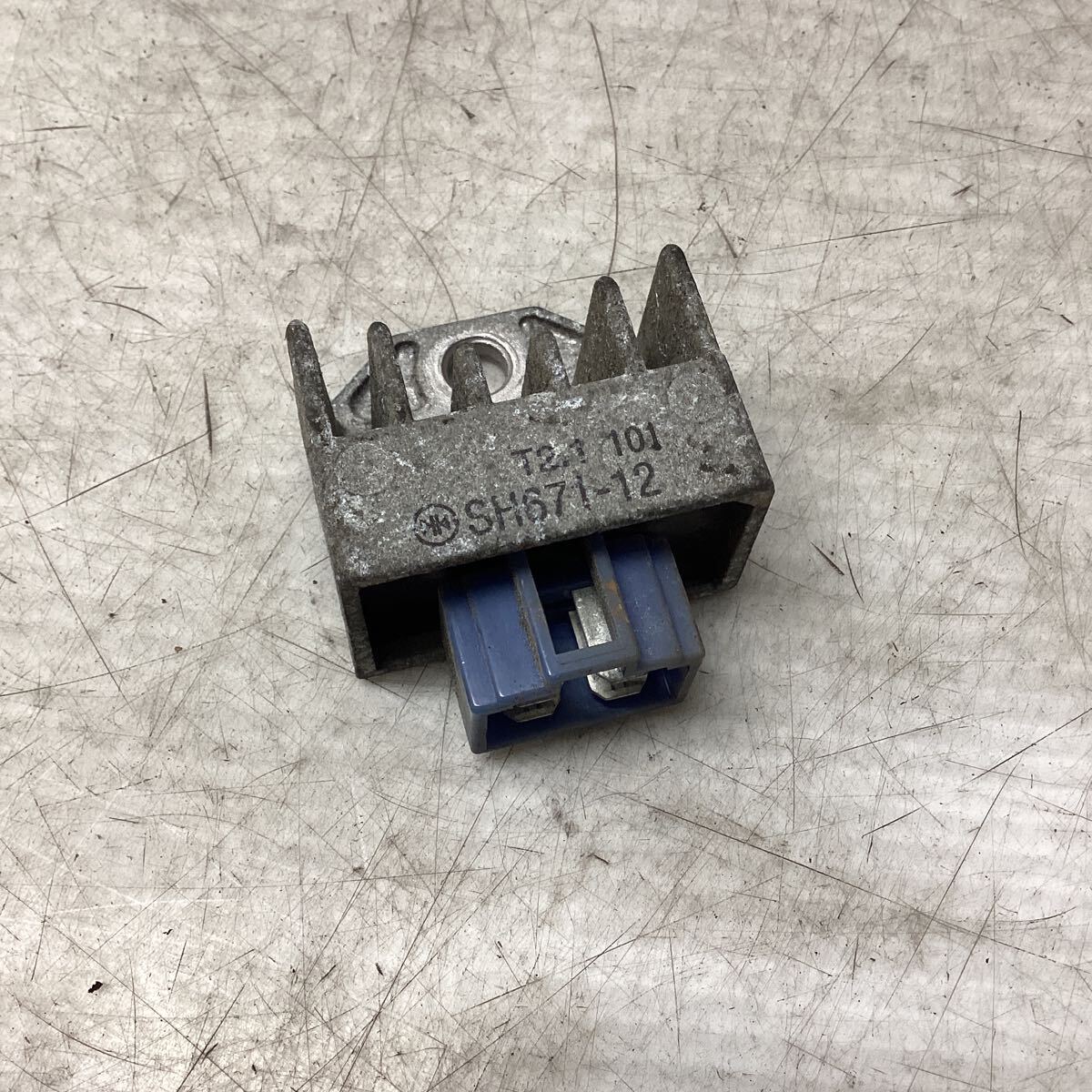 D33-56ne ヤマハ ビーノ SA10J レギュレーター 動作確認済み 純正部品拍卖