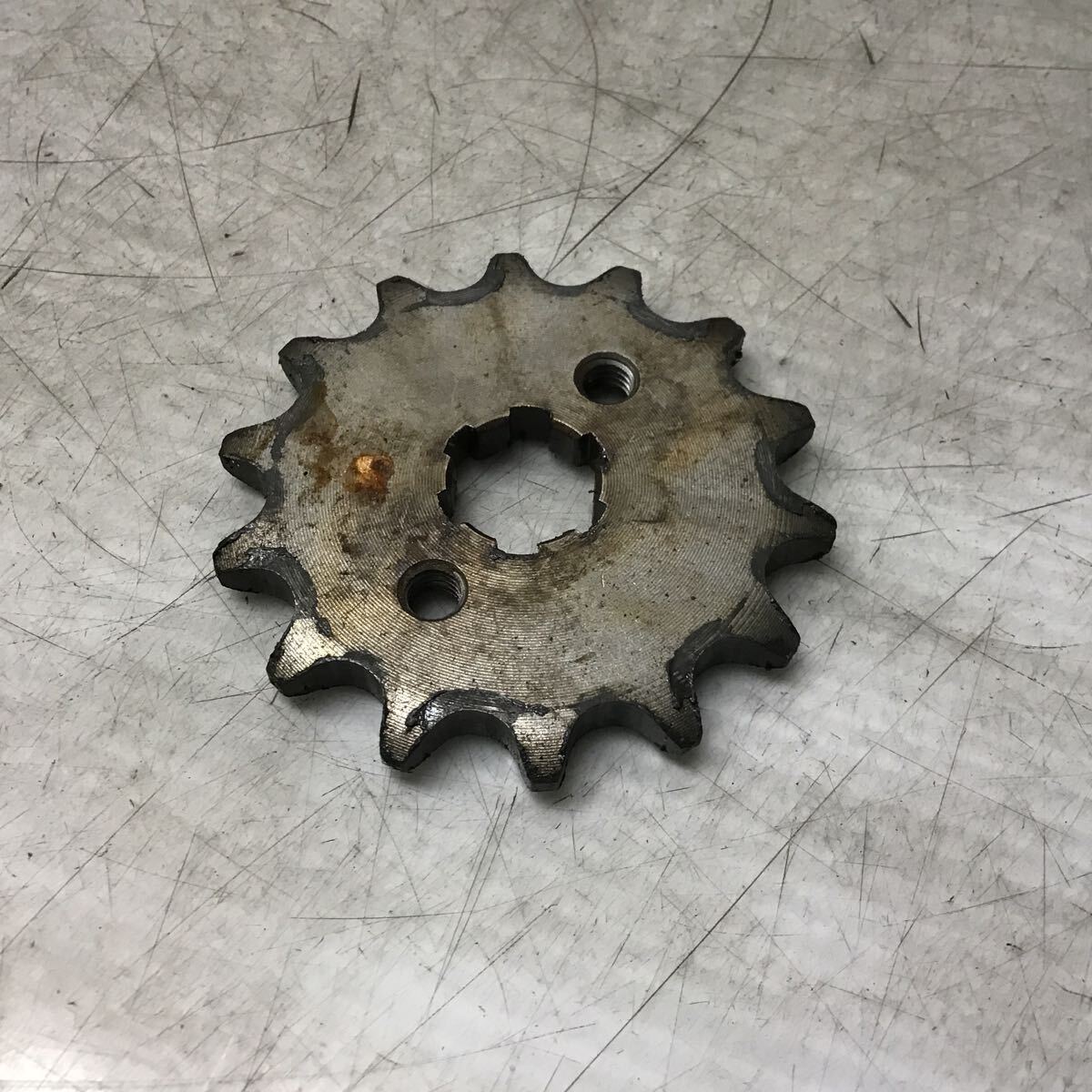 C13-34 ホンダ リトルカブ AA01 フロントスプロケット 純正部品拍卖