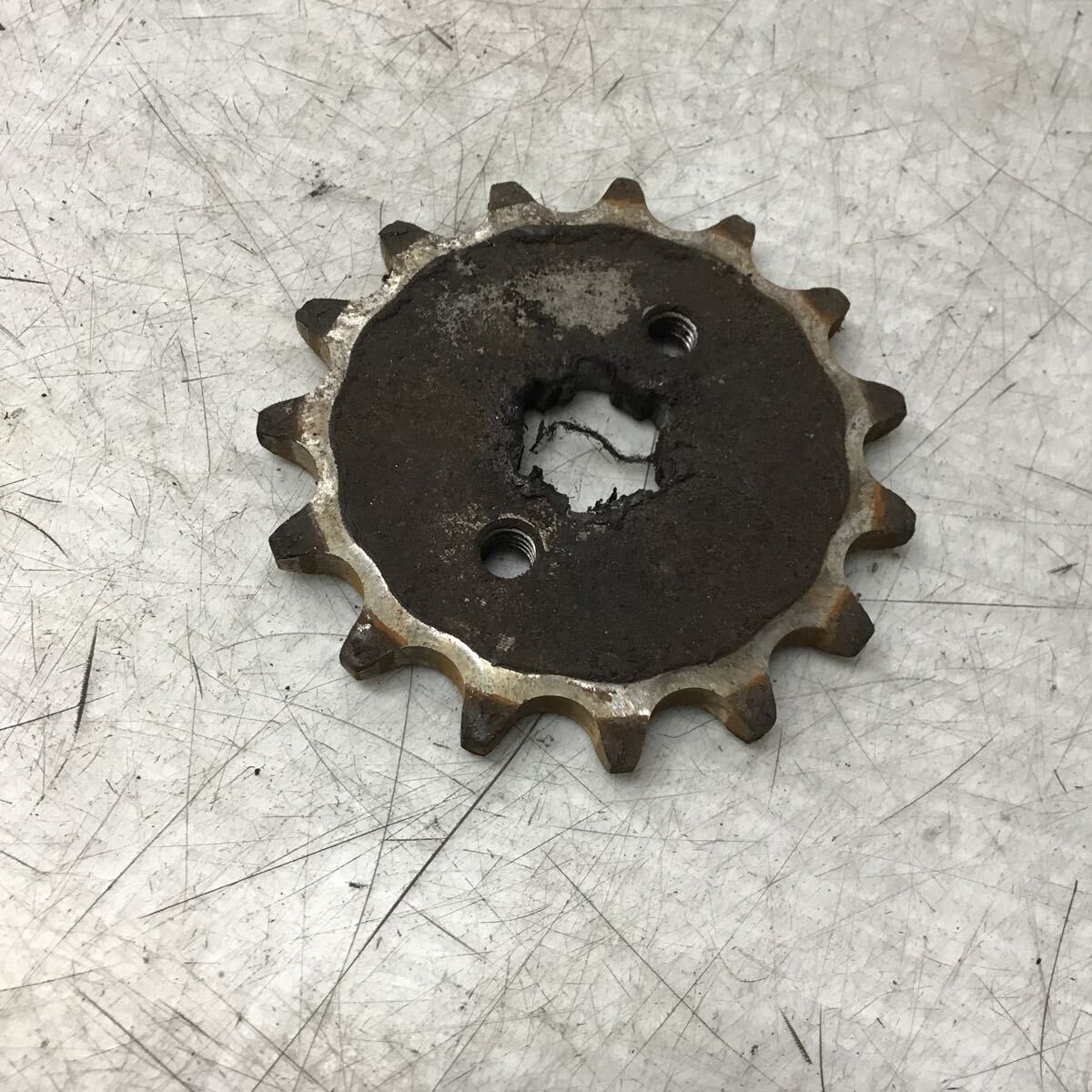 E11-18 ホンダ マグナ50 AC13 フロントスプロケット 純正部品拍卖