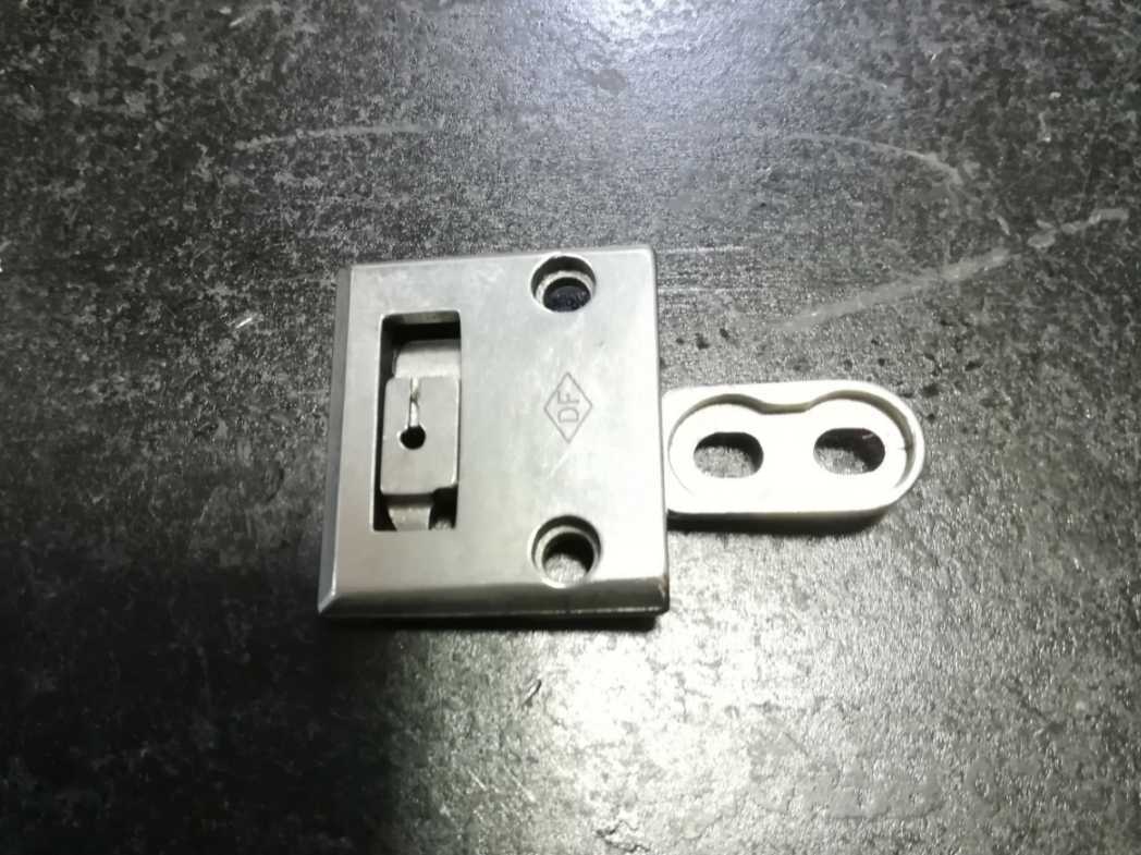 【 最後の1セット 】 PFAFF パフ 335 専用 平縫い用 針板と送りセット 工業用ミシン 総合送り 拍卖