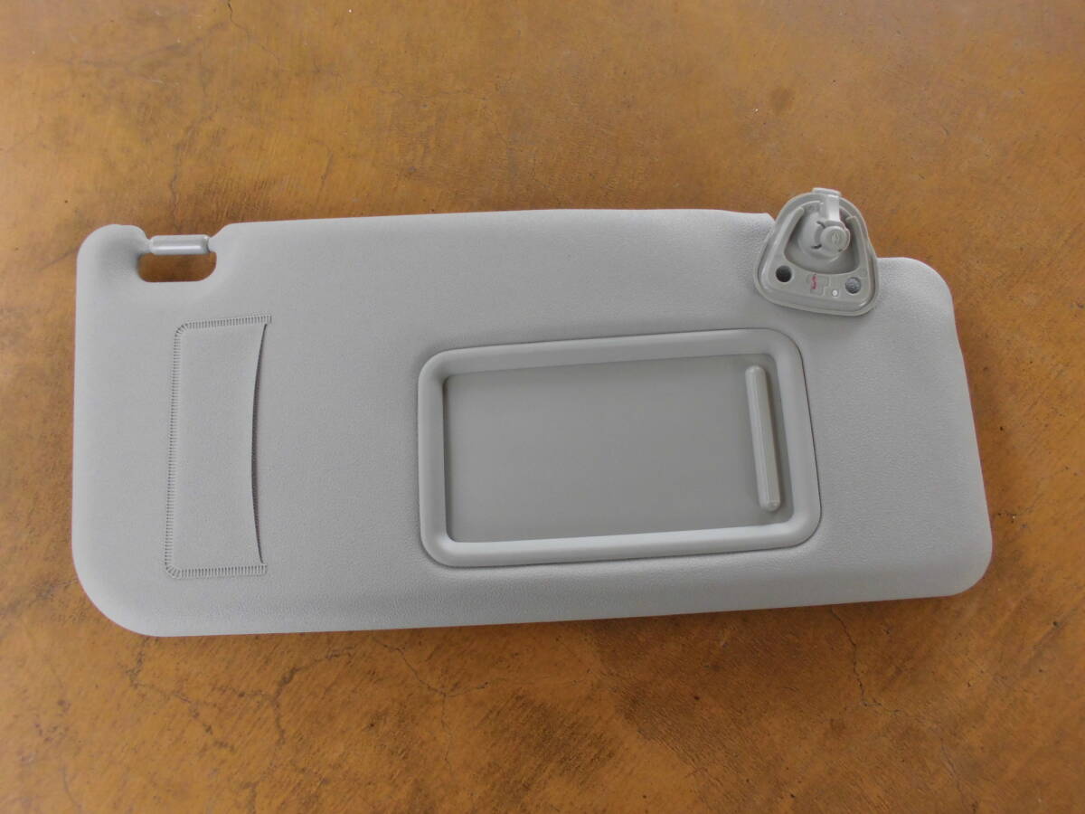 H28 ダイハツ ムーヴ コンテ L575S 右 サンバイザー 運転席側 中古品拍卖