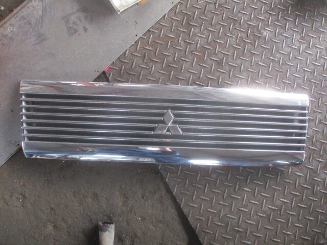 三菱 U61W タウンボックス ラジエーターグリル メッキ MR557904拍卖