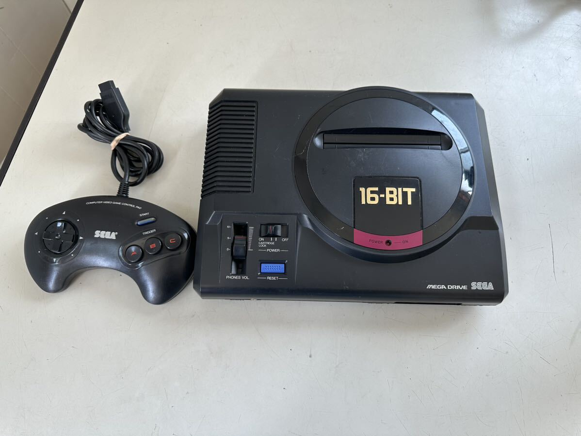 SEGA MEGA DRIVE 16-BIT メガドライブ HAA-2510/SJ-3500 現状品 ジャンク 5/21拍卖