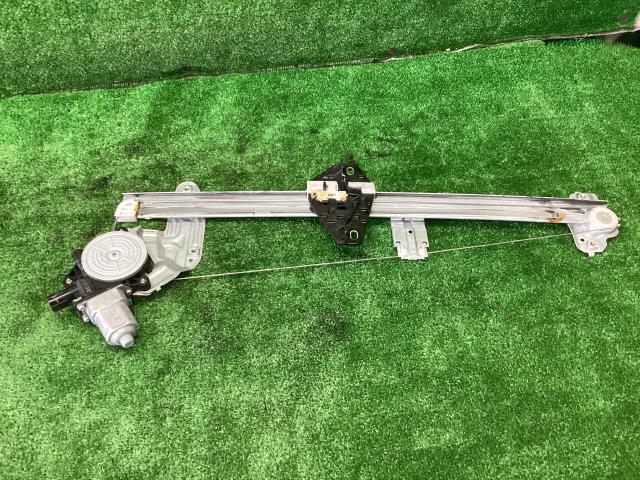 ステップワゴン DBA-RK1 右Fドアレギュレータ・モーター G HDDナビ スマートスタイルエディション NH624P 72210-SZW-003拍卖