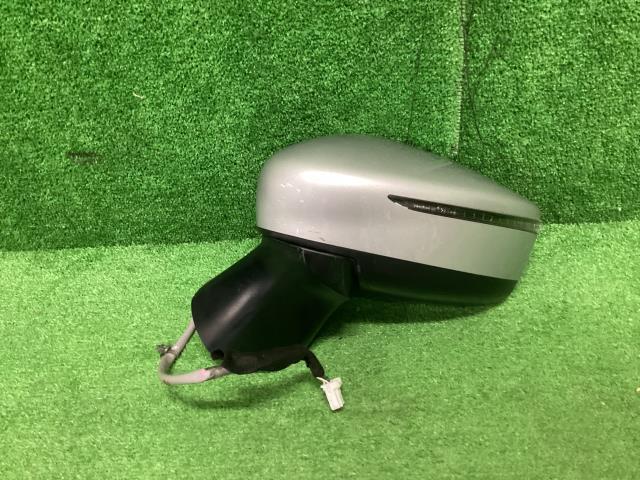 ノート DBA-E12 左サイドミラー X K23 96302-5VA0A拍卖