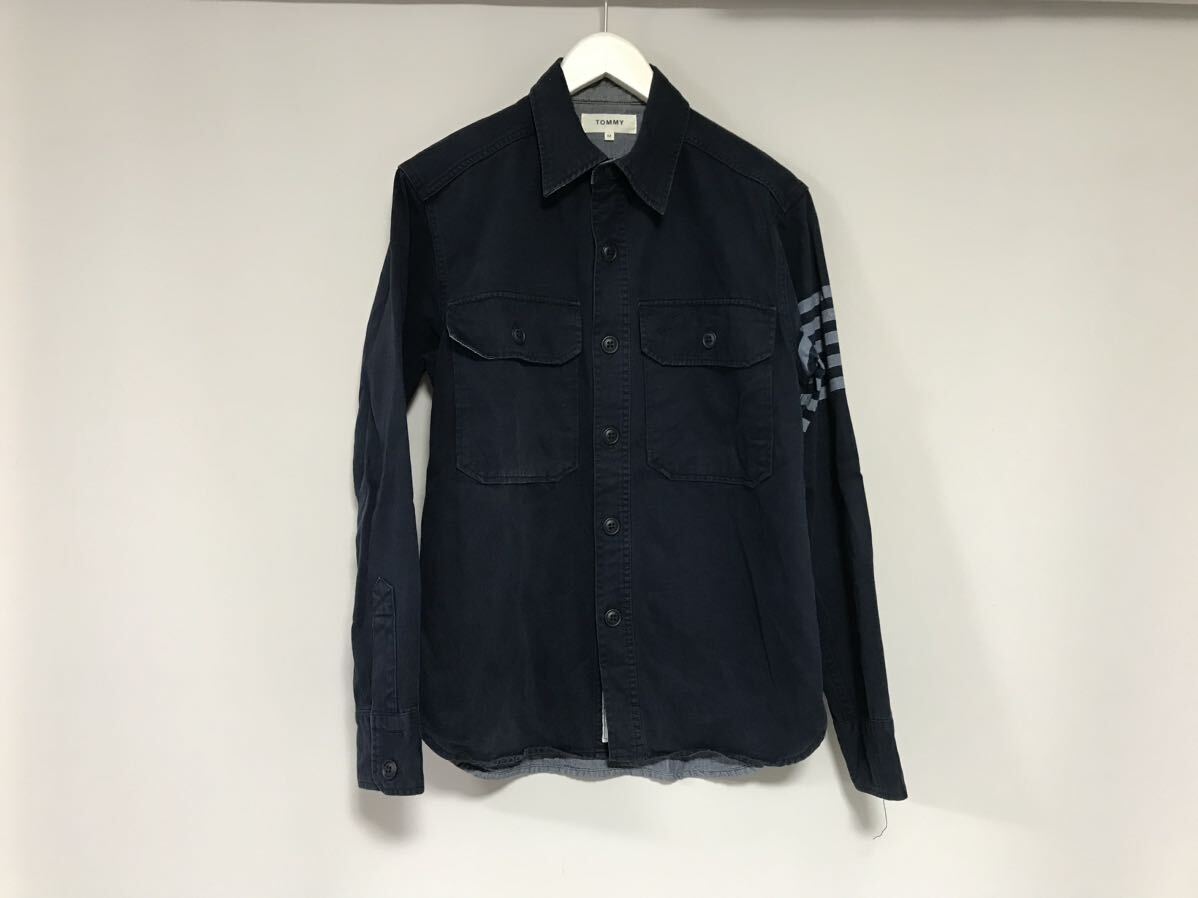 本物トミーTOMMYトミーヒルフィガーコットンワークプリント長袖シャツジャケットメンズサーフミリタリーアメカジ紺ネイビーM拍卖