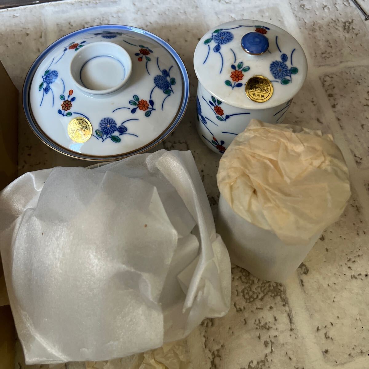 △メ箱-1△茶碗 有田焼 蓋付 骨董 食器 湯呑み 2個セット 未使用 池田陶苑 和食器 保管品 花柄拍卖