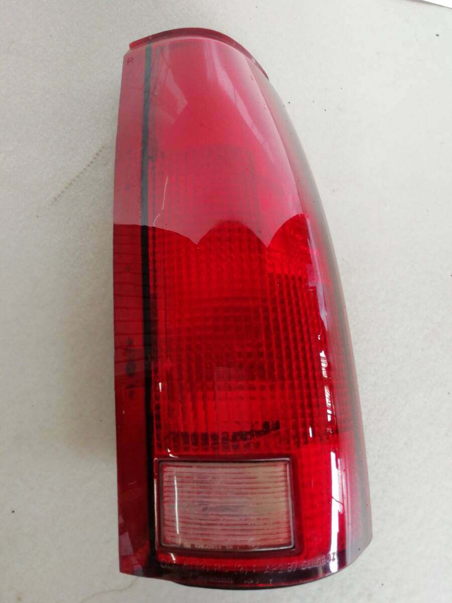 95~99 シボレータホ、サバーバン 95~98 C/K1500 等 右側テールライト 純正中古 16506358拍卖