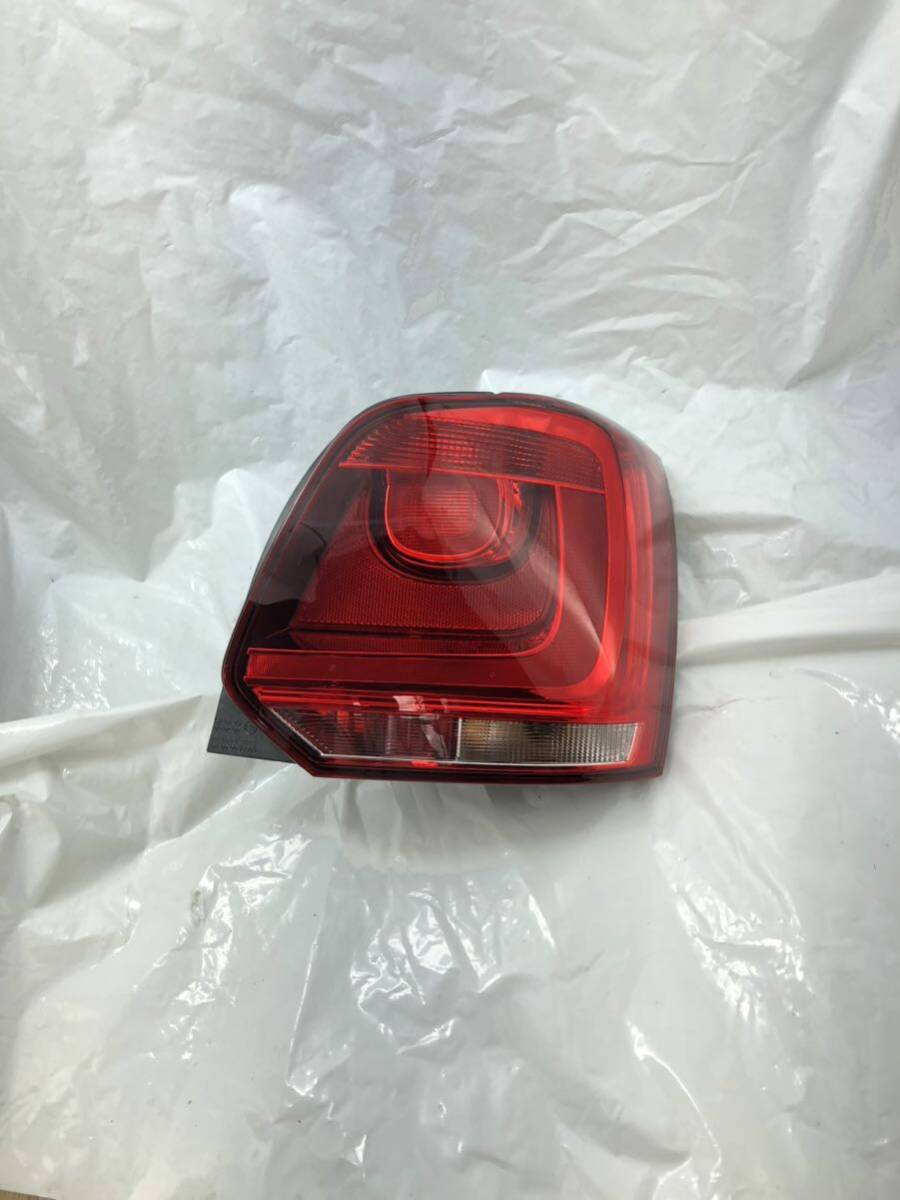 h5.61 綺麗 フォルクスワーゲン ポロ 6R系 右テールランプ 運転席側 中古品 6RCGG 13984 右側運転席側拍卖