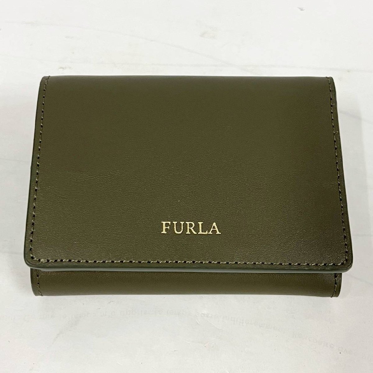 【美品】FURLA コンパクト財布<財布>フルラ 三つ折り財布 グリーン系 レザー ブランド レディース拍卖