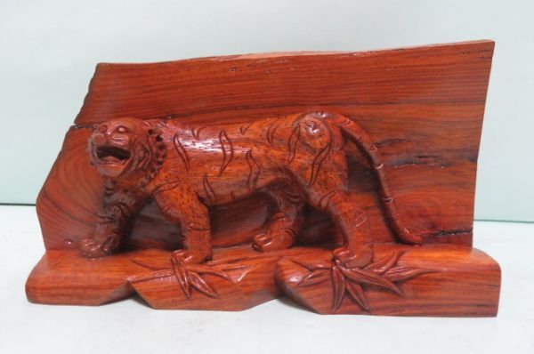 虎 寅 トラ 木製 彫刻 置物 木彫り 縁起物 オブジェ アンティーク 工芸品 Y0052拍卖