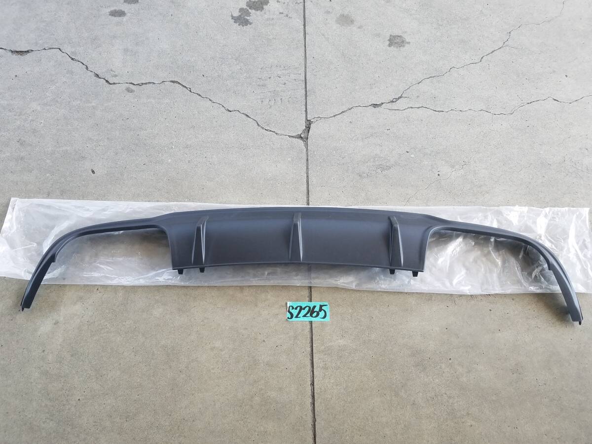 【未使用品】MercedesBenz メルセデスベンツ Cクラス W204 AMG ワゴン用 社外品 リアディフューザー ディフューザー S2265 拍卖