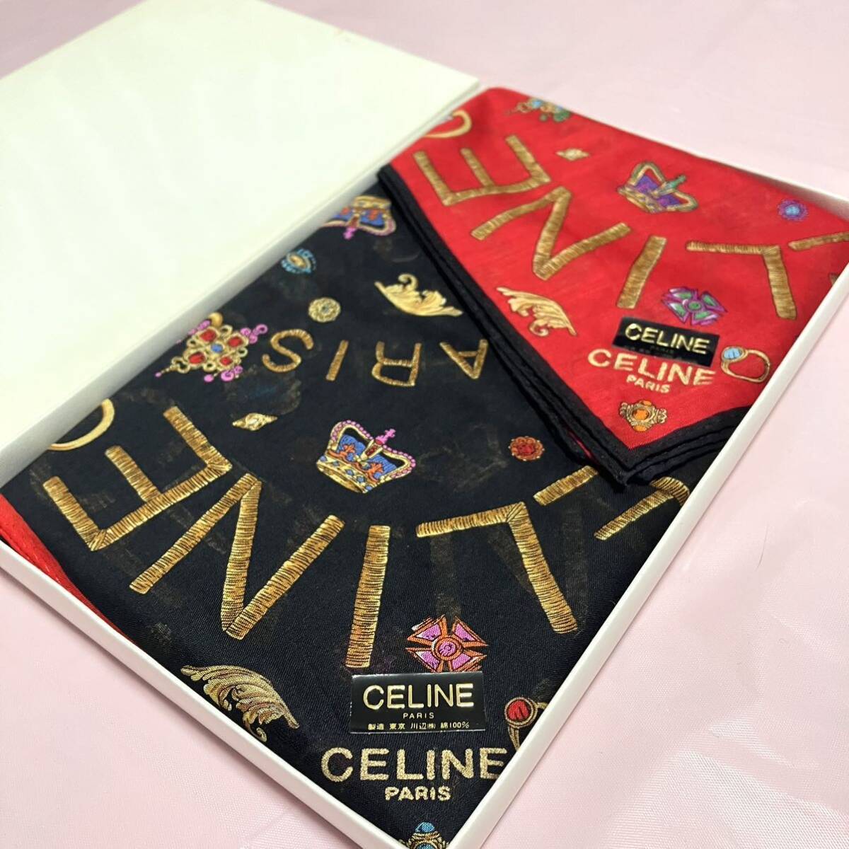 【人気柄】新品/CELINEハンカチ/正規品/セリーヌ/ハイ未使用ストール/ブランド/マカダム柄/綿100%/レディース/赤/黒ブラック/チャーム柄拍卖