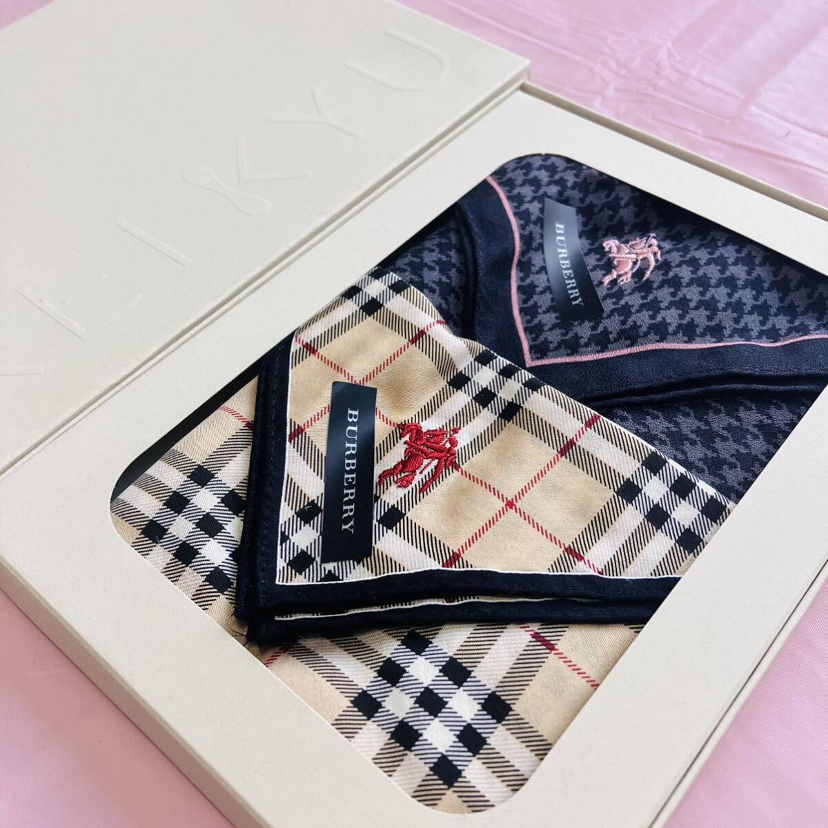 【人気柄】新品/BURBERRY/2枚/大判ハンカチ/正規品/バーバリー/綿100%/未使用/ノバチェック/スカーフ日本製ベージュ/ホースマーク千鳥柄/58拍卖