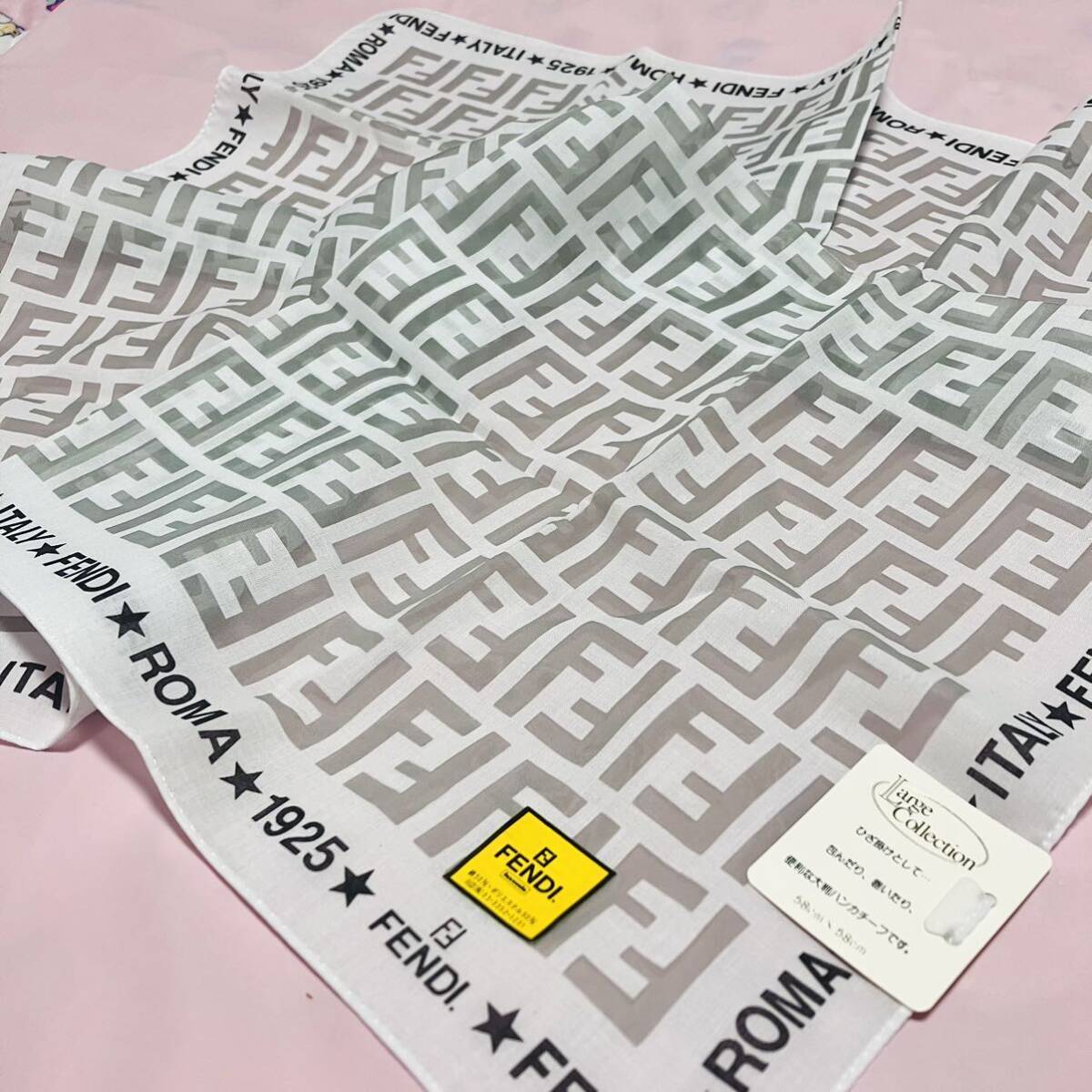 【人気柄】新品/FENDI/大判ハンカチ/正規品/フェンディ/未使用/ズッカ柄/ブランド/スカーフ/58cm/ストール/日本製/白グレー総柄/レディース拍卖