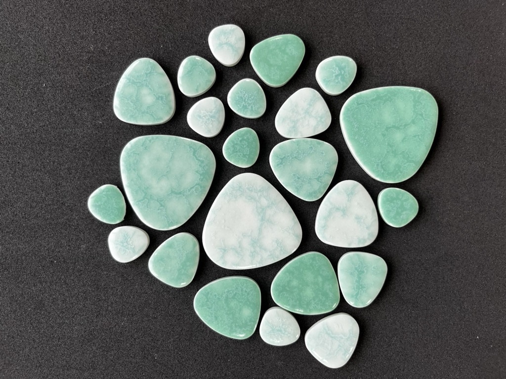 美濃焼タイル 玉石160g入り 爽やかライトグリーン リトルマーメイド色 内装・外装タイルクラフトに 古民家リノベーション T-16拍卖