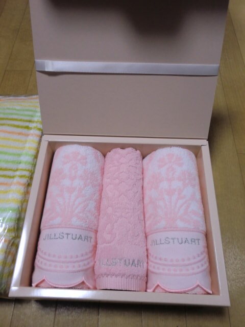 新品化粧箱付JILLSTUARTジルスチュアートフェイスウォッシュタオルギフト3点セット出産内祝い内祝結婚内祝い返切手拍卖