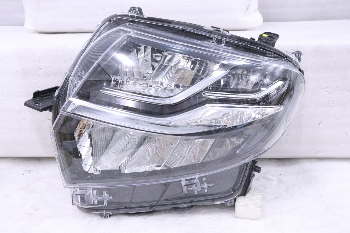 1X-713★【値下】美品★LED LA650S タントカスタム★左ヘッドライト KOITO 100-69075 打刻:Z ブラック 純正★ダイハツ (DM)拍卖