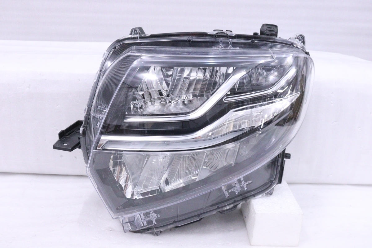 21-1142★【値下】美品★LED LA650S タントカスタム★左ヘッドライト KOITO 100-69075 打刻:Z ブラック 純正★ダイハツ (RO)拍卖