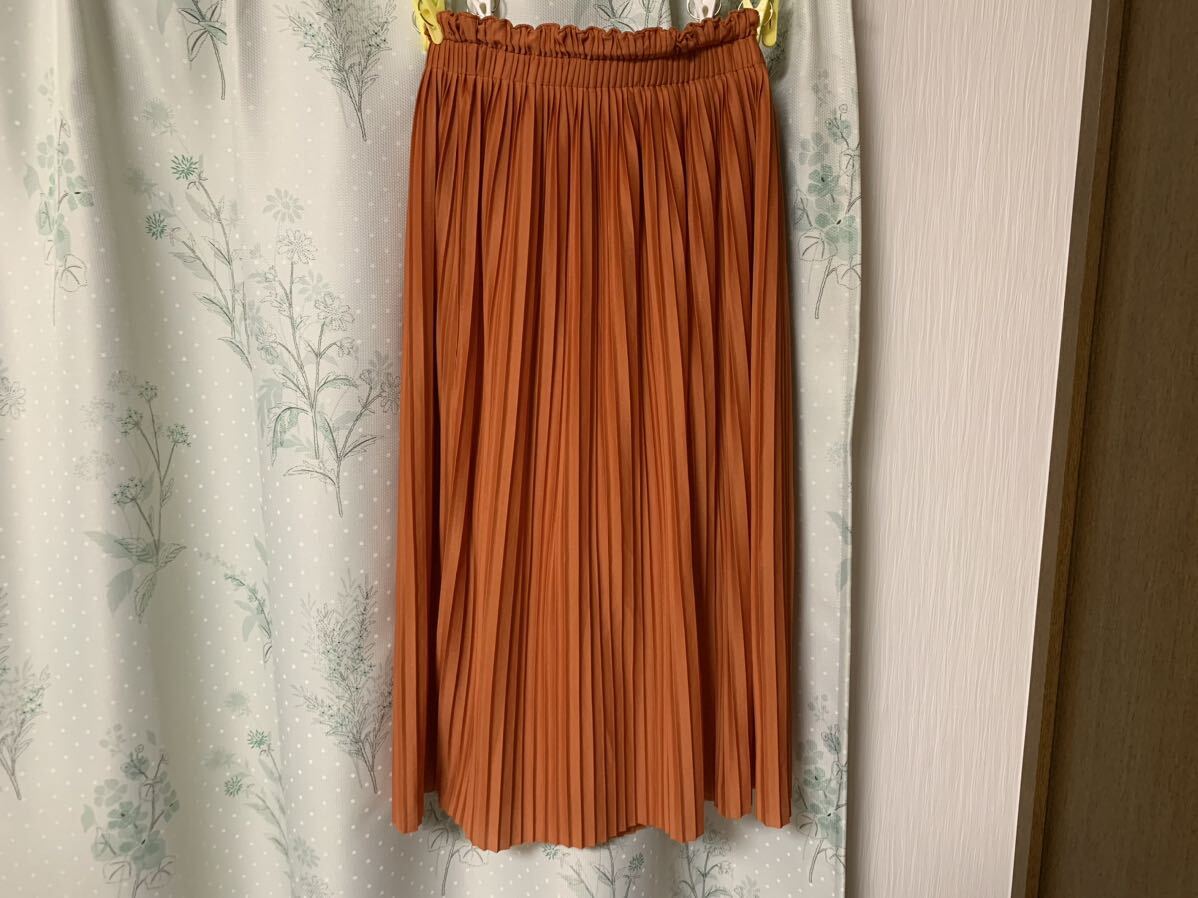 美品 kastane カスタネ オレンジ プリーツスカート ウエストゴム スカート ロング丈 ミモレ丈 無地 レディース 拍卖