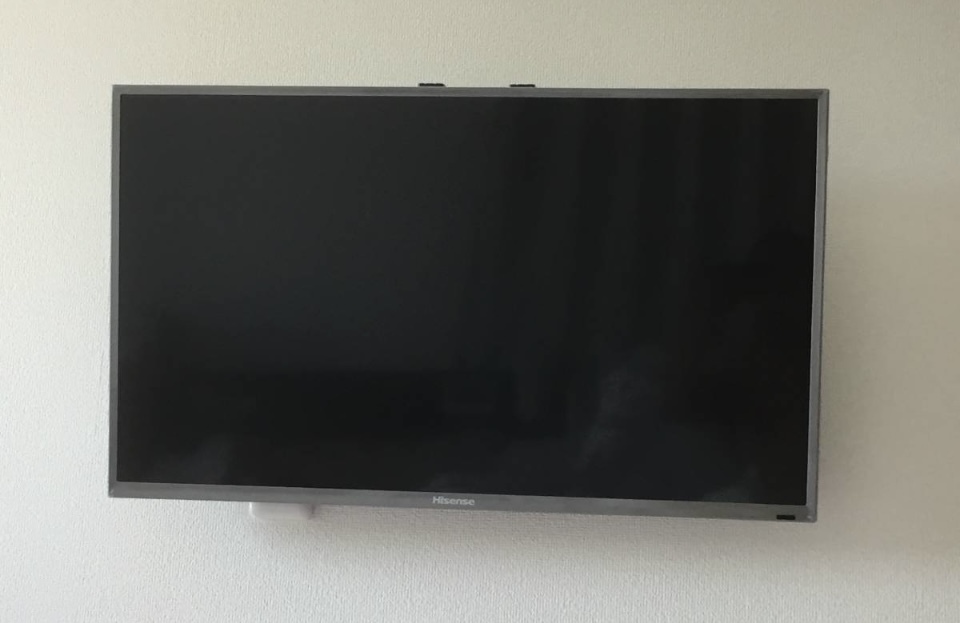 【美品】Hisense ハイセンス ハイビジョンLED液晶テレビ ハイビジョン HS32K225 32V型 2016年製動作確認済み説明書付属 壁掛け金具付拍卖