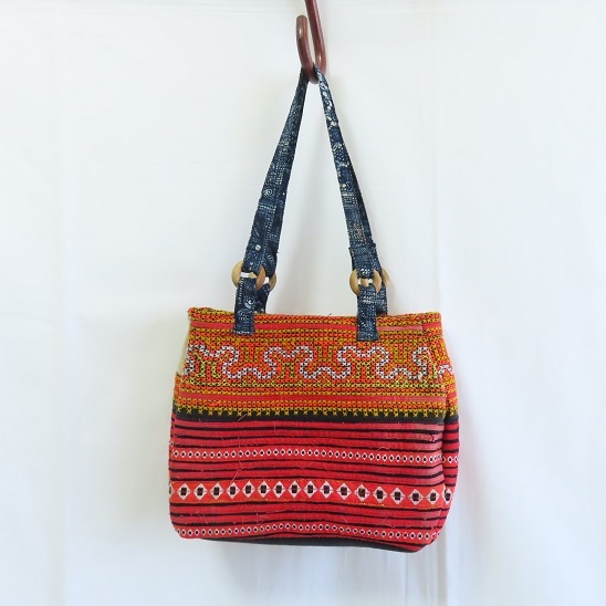 〓 モン族バッグ 〓 モン族 民族 少数民族 刺繍 古布 エスニック アジアン バッグ おしゃれ 〓B578拍卖