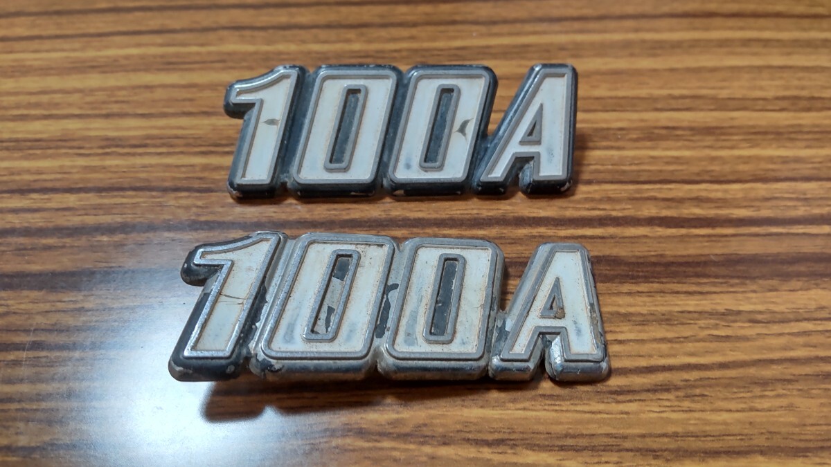 希少 DATSUN CHERRY 100A 日産 ダットサン100A 輸出用 チェリー エンブレム 旧車 当時物 拍卖